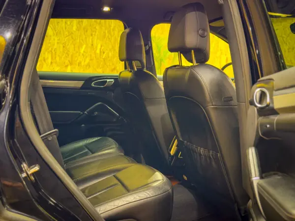 Porsche Cayenne 3.0 V6 9