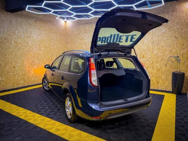 Ford Focus SW 1.6 TDCi Ghia 38