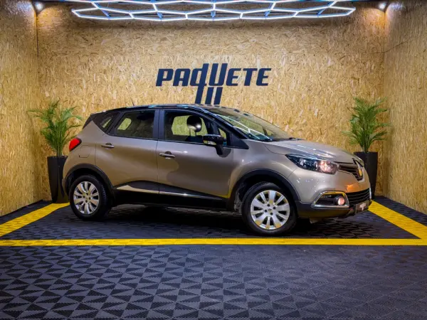 Renault Captur 1.0 TCe Intens 2