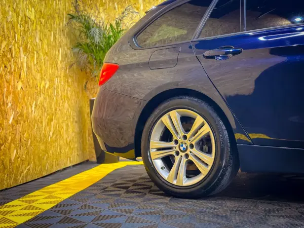 BMW 318 d Touring Auto Sport 3
