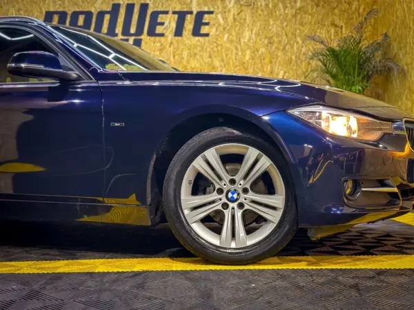 BMW 318 d Touring Auto Sport 8