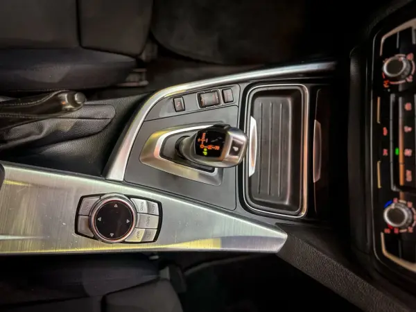 BMW 318 d Touring Auto Sport 25