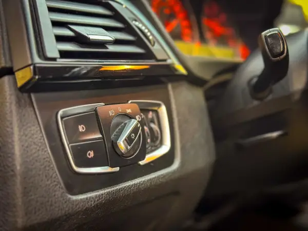 BMW 318 d Touring Auto Sport 41