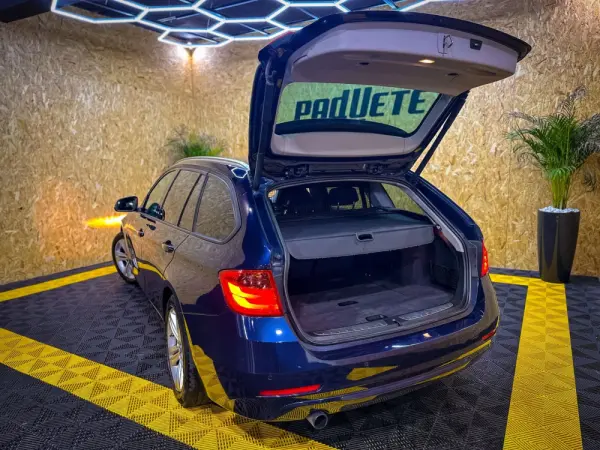 BMW 318 d Touring Auto Sport 45