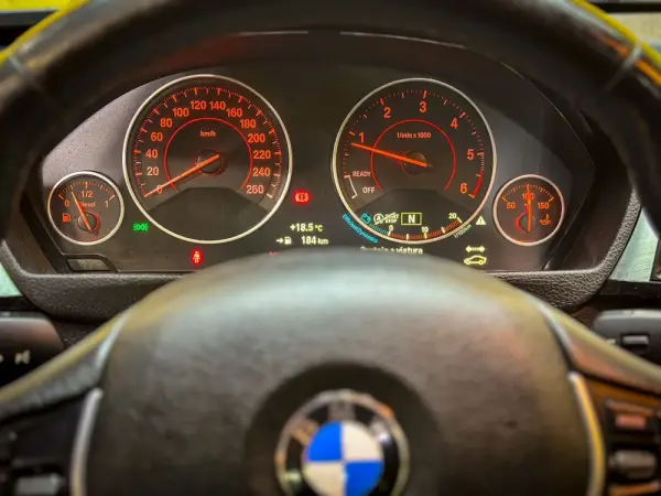 BMW 318 d Touring Auto Sport 51