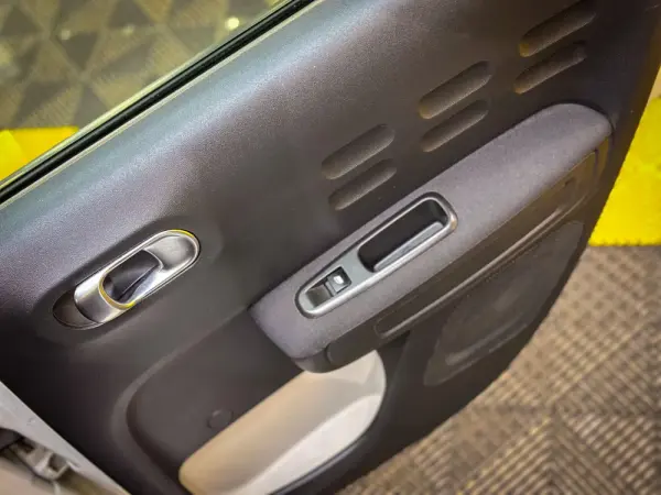 Citroën C3 1.2 PureTech Feel 16