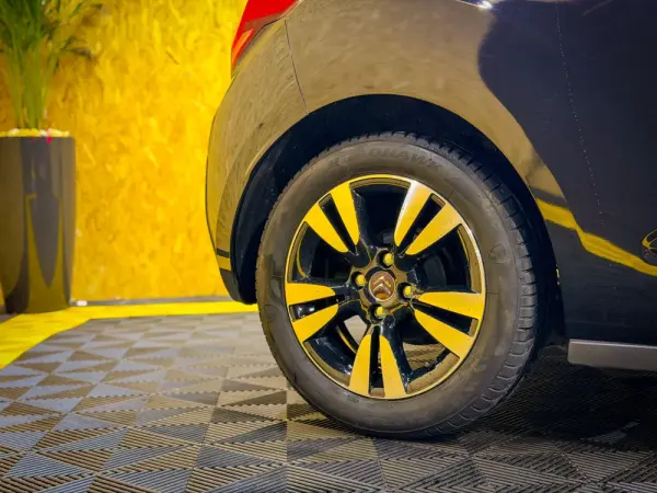 DS DS3 1.6 BlueHDi So Chic 14