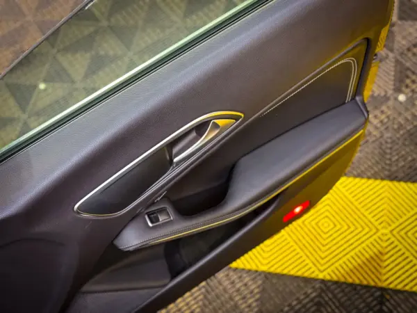 Mercedes-Benz CLA 180 d 11