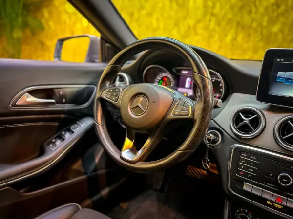 Mercedes-Benz CLA 180 d 19