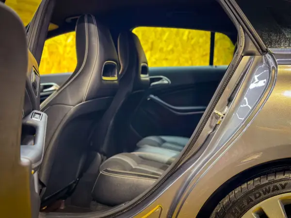 Mercedes-Benz CLA 180 d 34