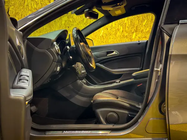 Mercedes-Benz CLA 180 d 35