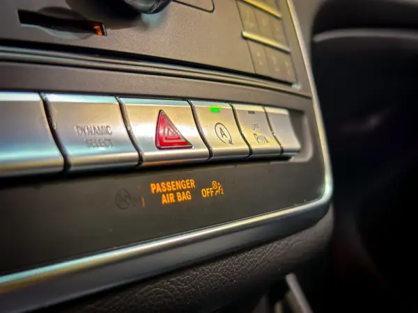 Mercedes-Benz CLA 180 d 48