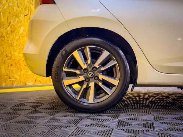 Nissan Micra 1.5 dCi N-Connecta Lifestyle S/S 13