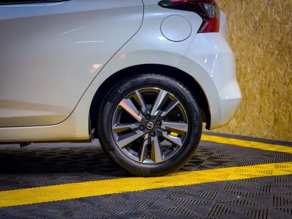 Nissan Micra 1.5 dCi N-Connecta Lifestyle S/S 27