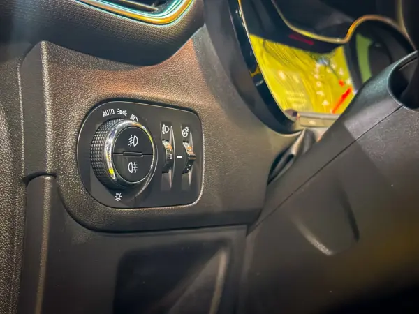 Opel Crossland X 1.2 T Innovation Aut. 9