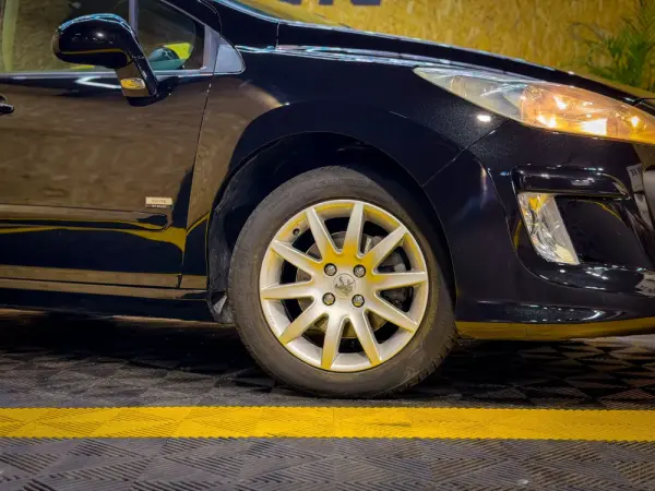 Peugeot 308 SW 1.6 HDi Executive CVM6 4