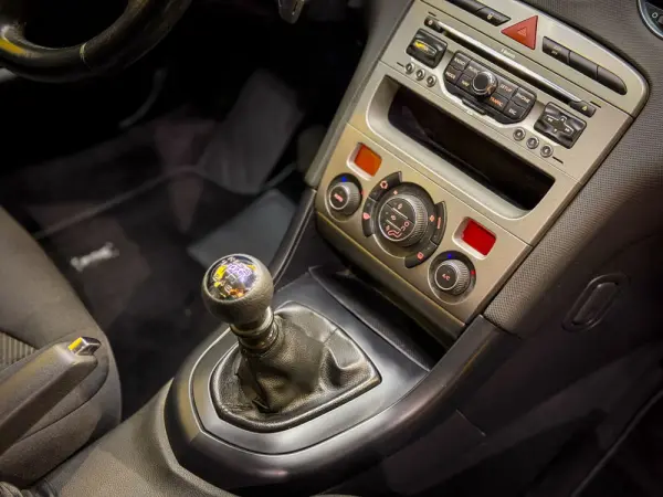 Peugeot 308 SW 1.6 HDi Executive CVM6 8