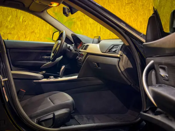 BMW 320 Gran Turismo d Auto 8