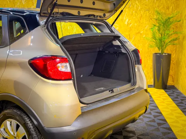 Renault Captur 1.0 TCe Intens 26