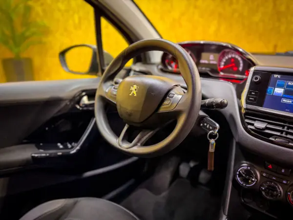 Peugeot 208 1.6 e-HDi SE Style 19