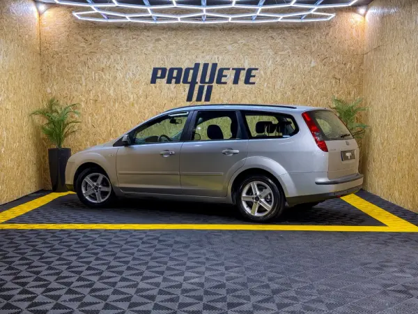 Ford Focus SW 1.6 TDCi Ghia 19