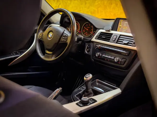 BMW 320 d 9