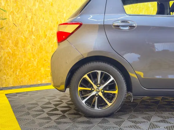 Toyota Yaris 1.0 VVT-i Comfort Plus 9