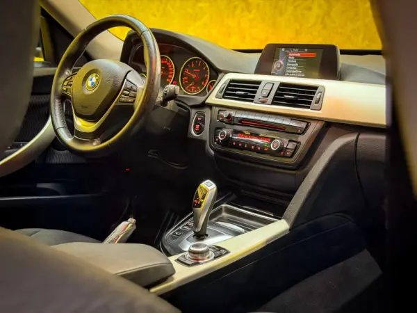 BMW 320 Gran Turismo d Auto 19