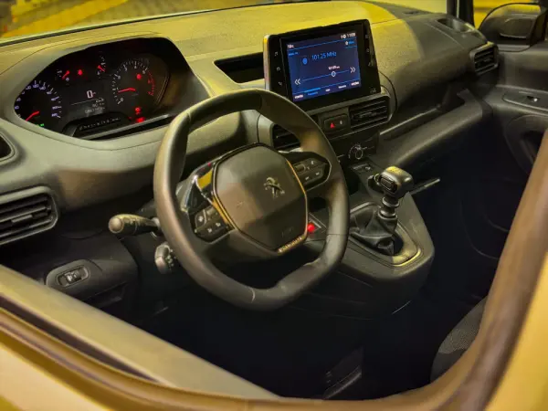 Peugeot Partner Partner Premium Standart 18