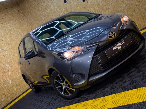Toyota Yaris 1.0 VVT-i Comfort Plus 2