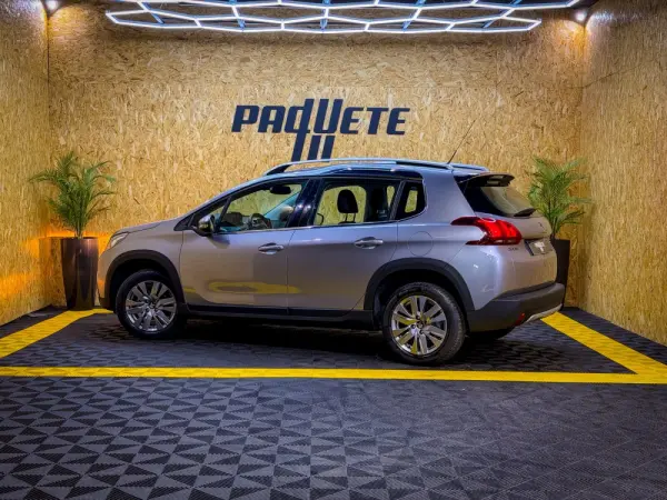 Peugeot 2008 1.6 BlueHDi Allure 21