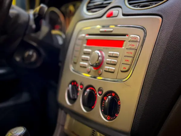 Ford Focus SW 1.6 TDCi Ghia 15