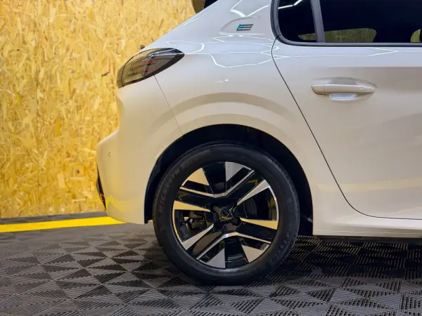 Peugeot e-208 50 kWh SE Style 11