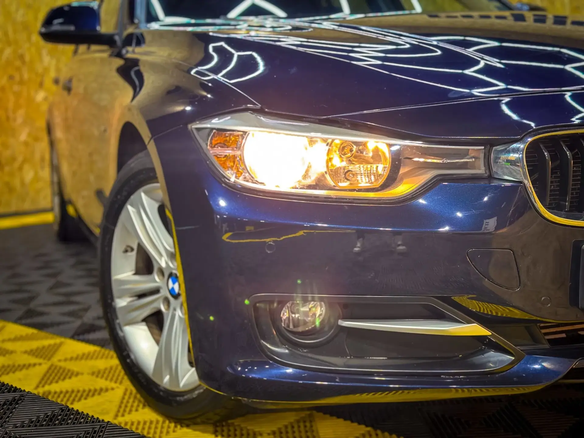 BMW 318 d Touring Auto Sport 6