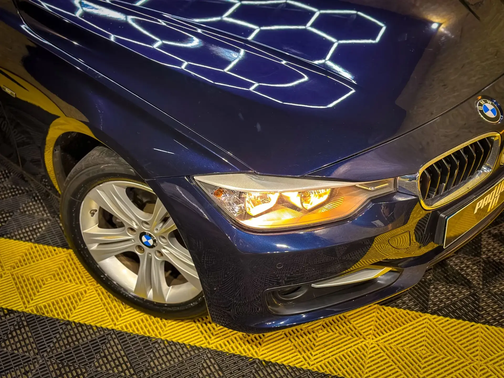 BMW 318 d Touring Auto Sport 12