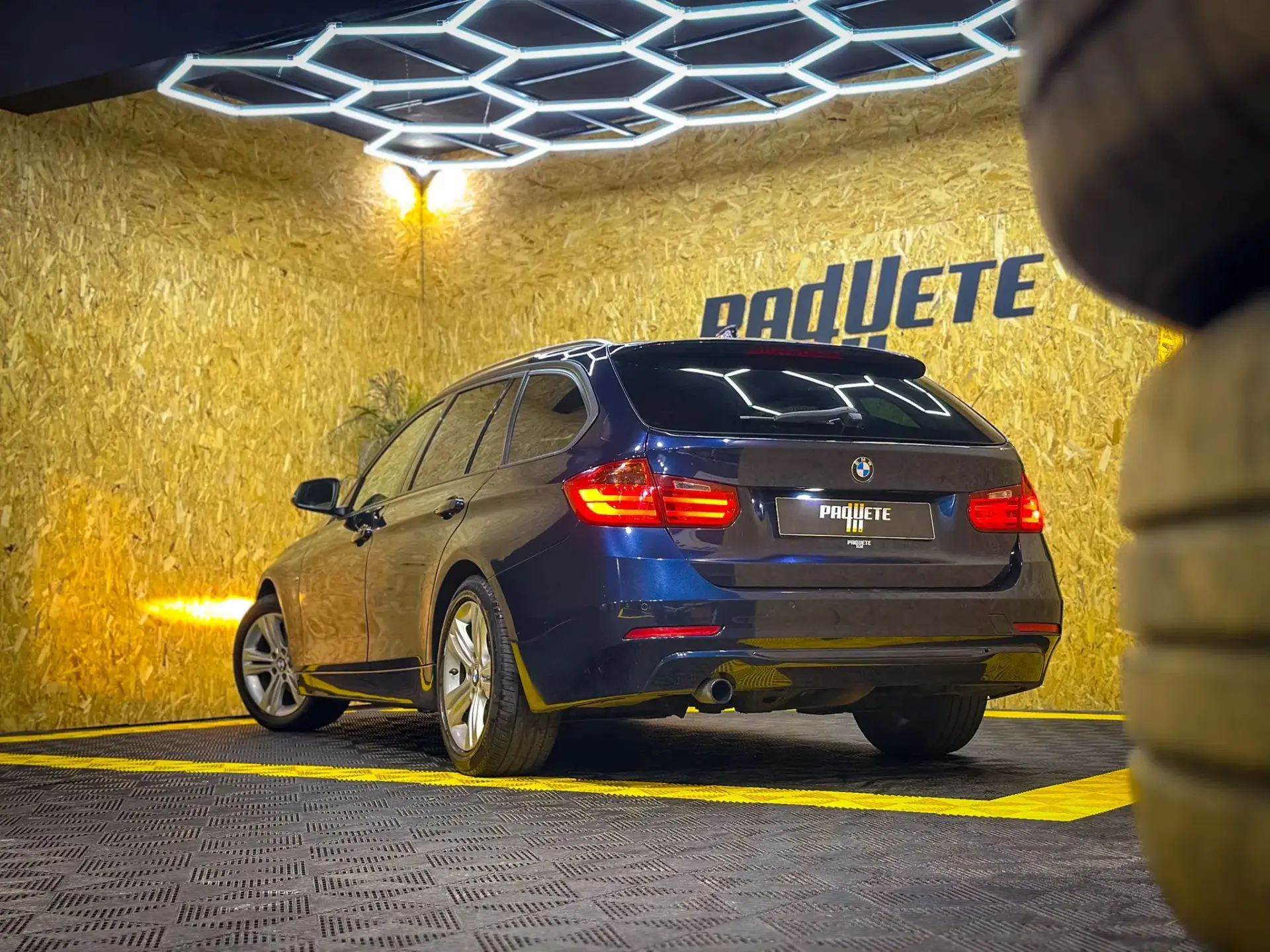 BMW 318 d Touring Auto Sport 42