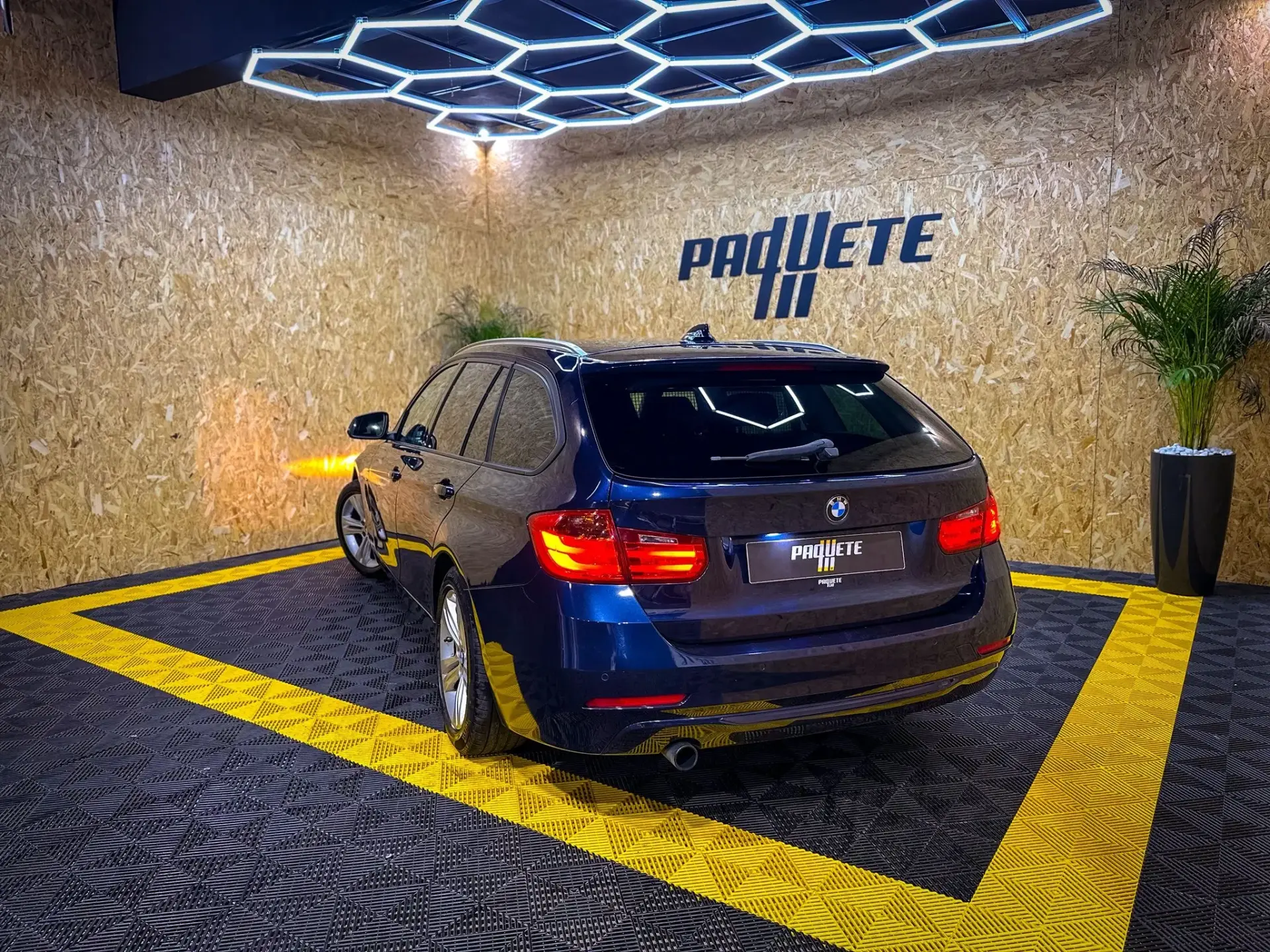 BMW 318 d Touring Auto Sport 44