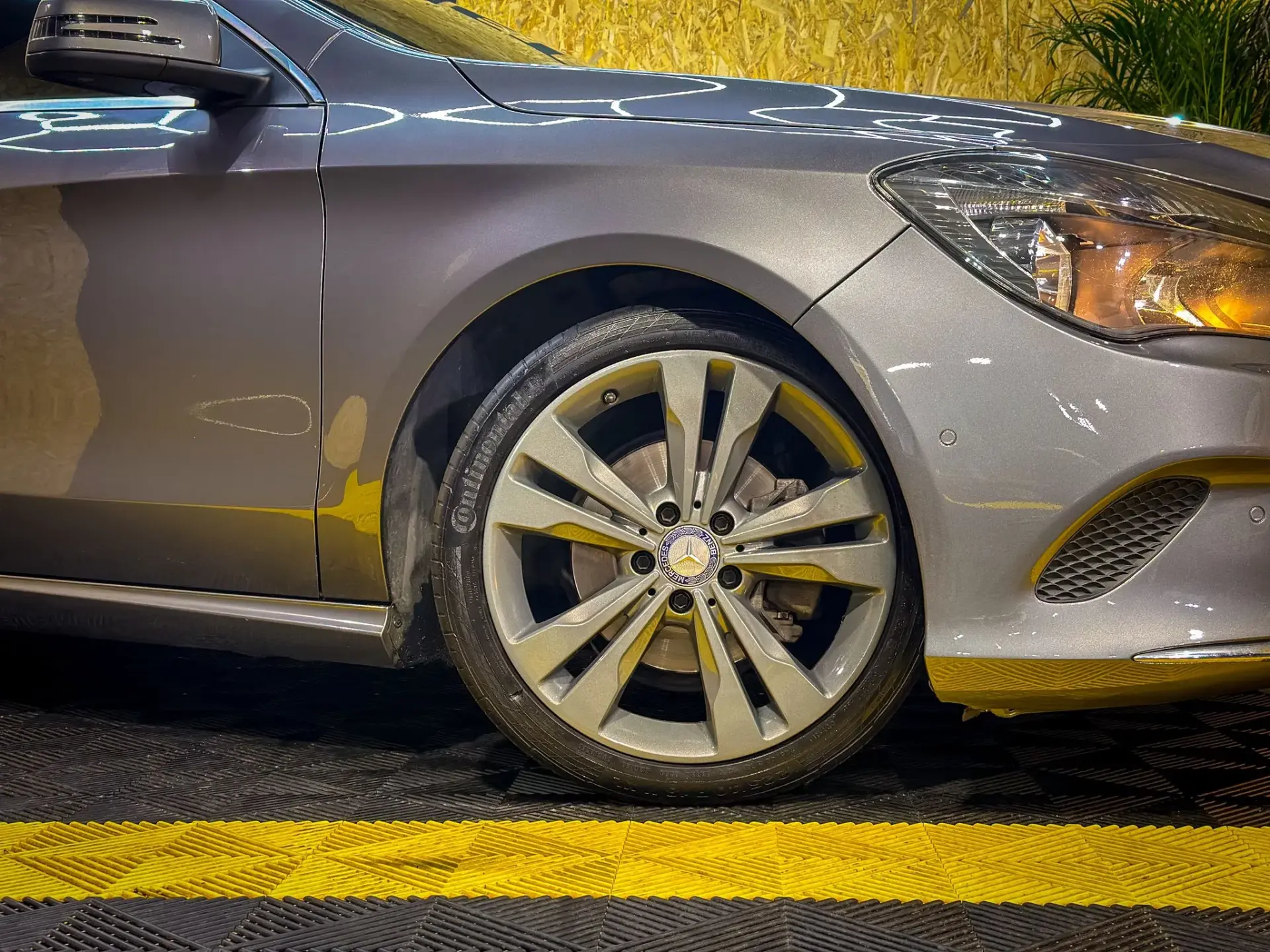 Mercedes-Benz CLA 180 d 8