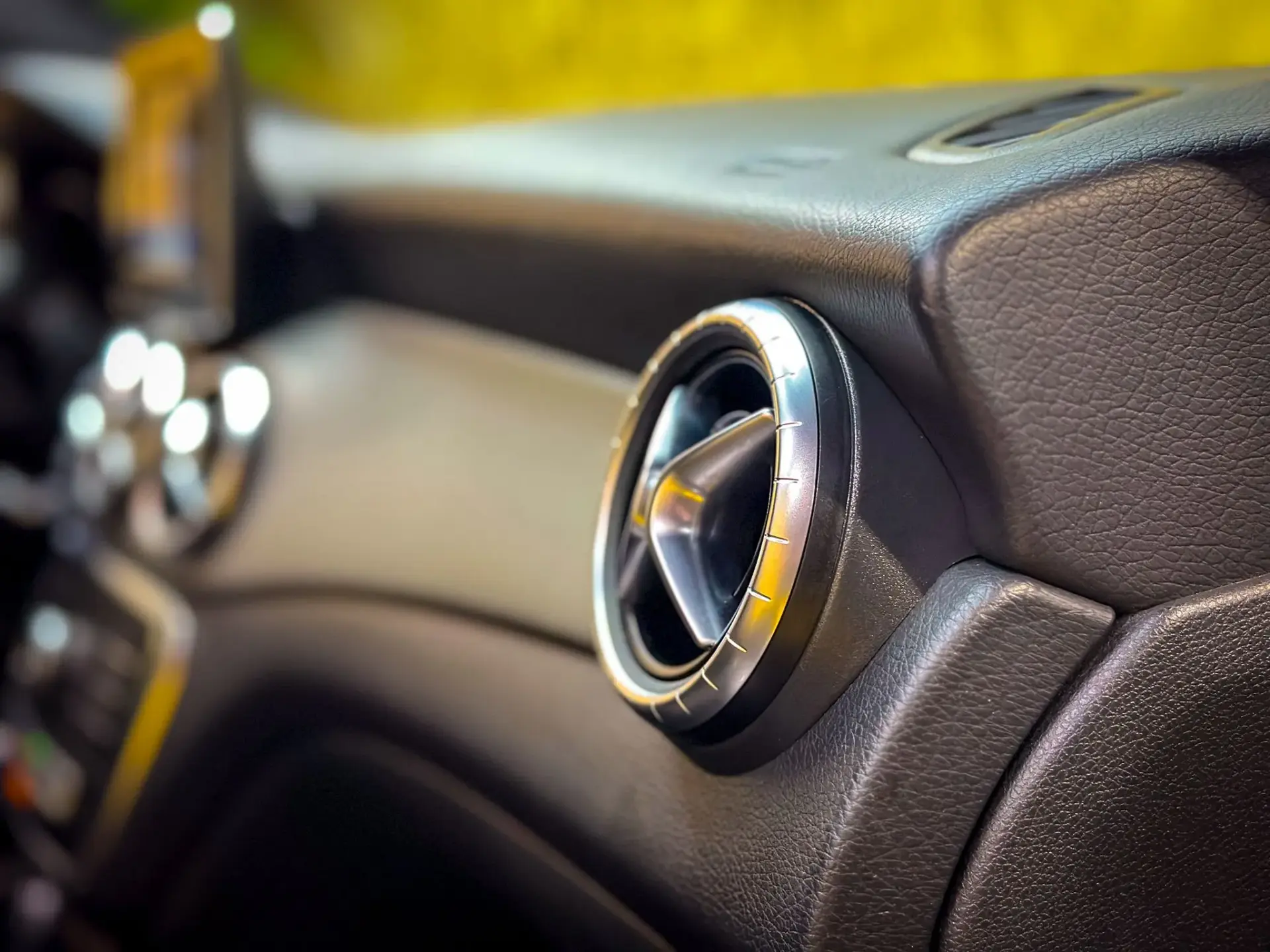 Mercedes-Benz CLA 180 d 16