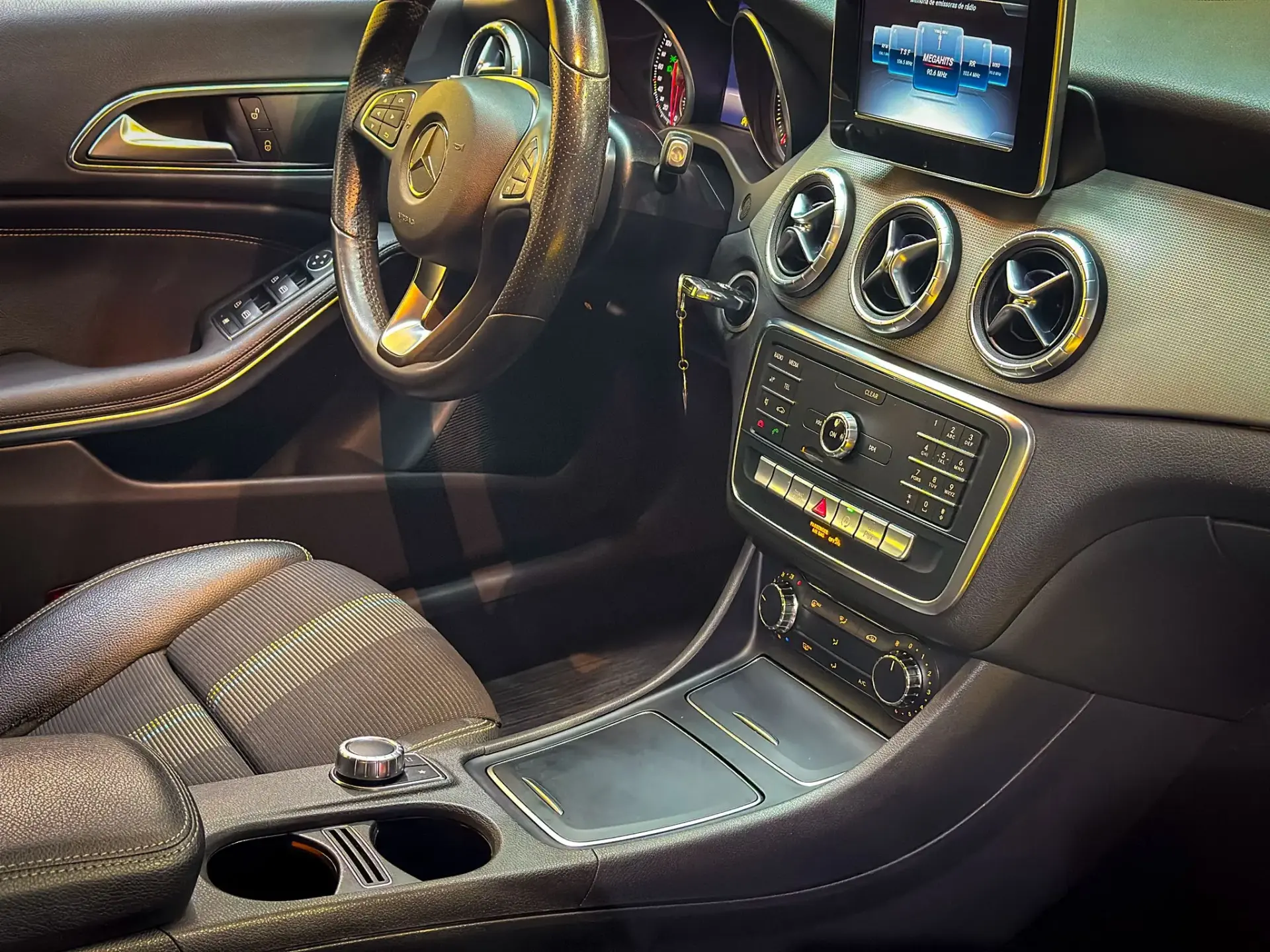 Mercedes-Benz CLA 180 d 17