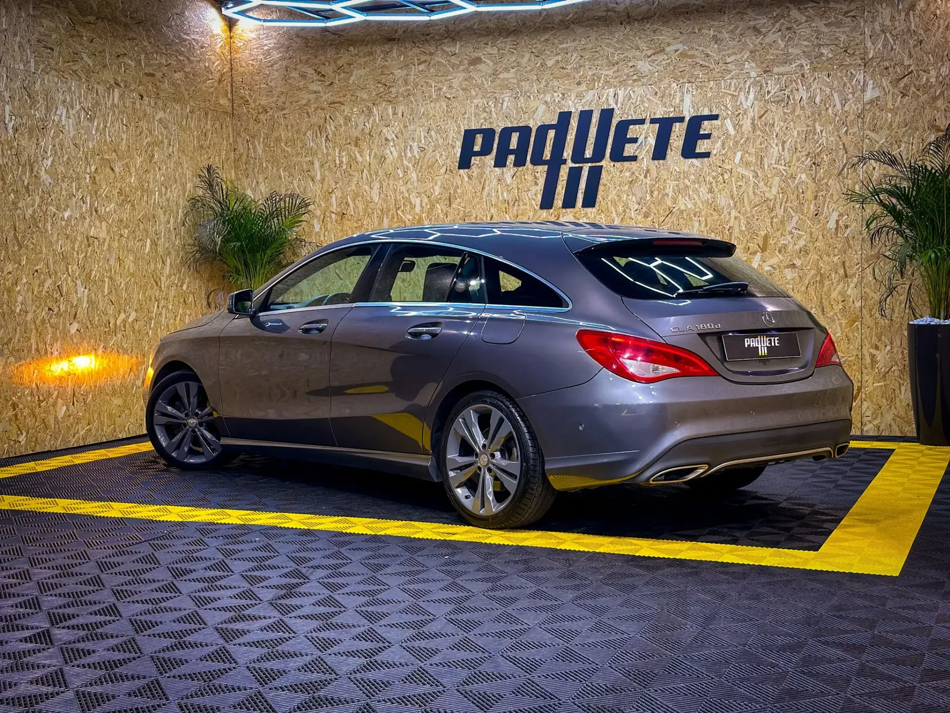 Mercedes-Benz CLA 180 d 27