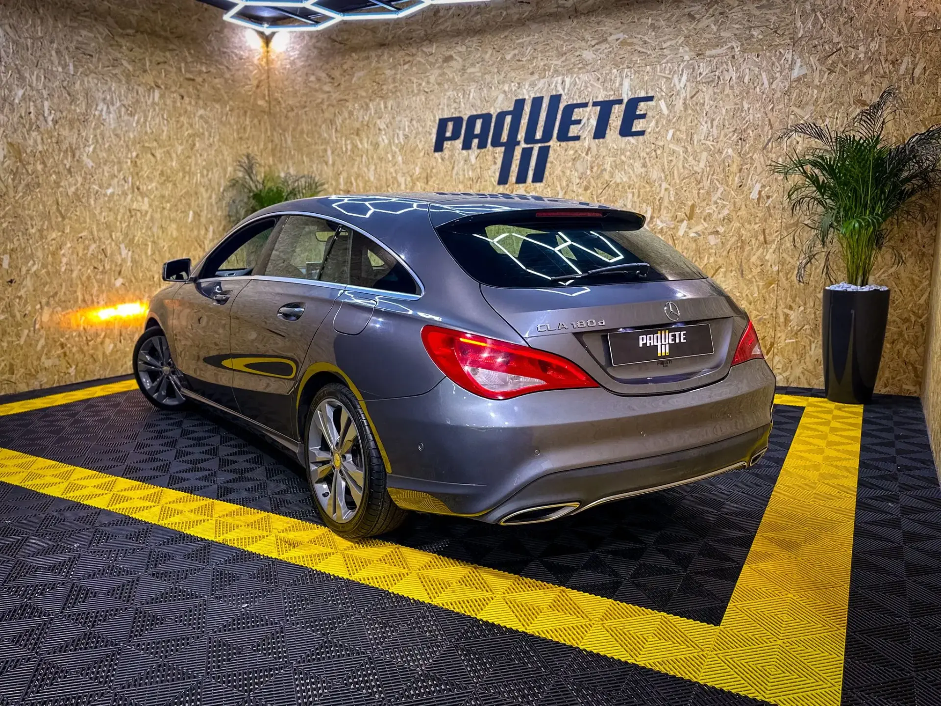 Mercedes-Benz CLA 180 d 41