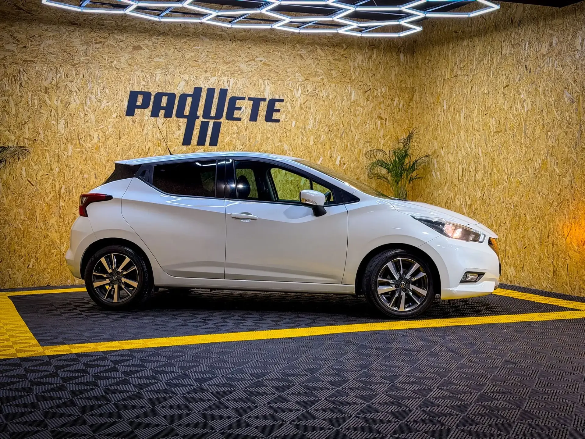 Nissan Micra 1.5 dCi N-Connecta Lifestyle S/S 4