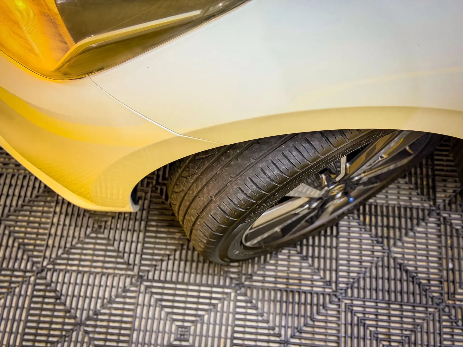 Nissan Micra 1.5 dCi N-Connecta Lifestyle S/S 10