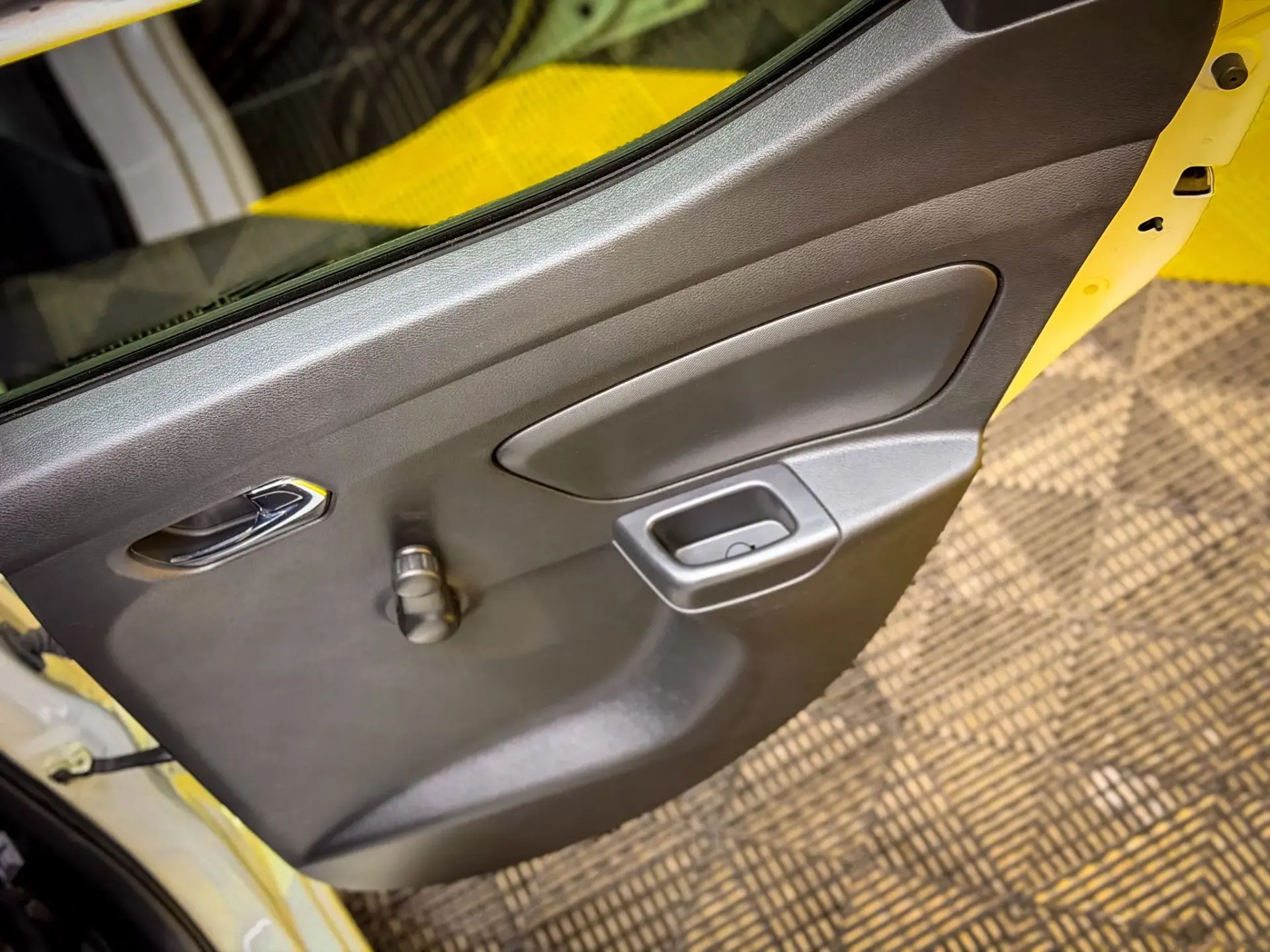 Nissan Micra 1.5 dCi N-Connecta Lifestyle S/S 15