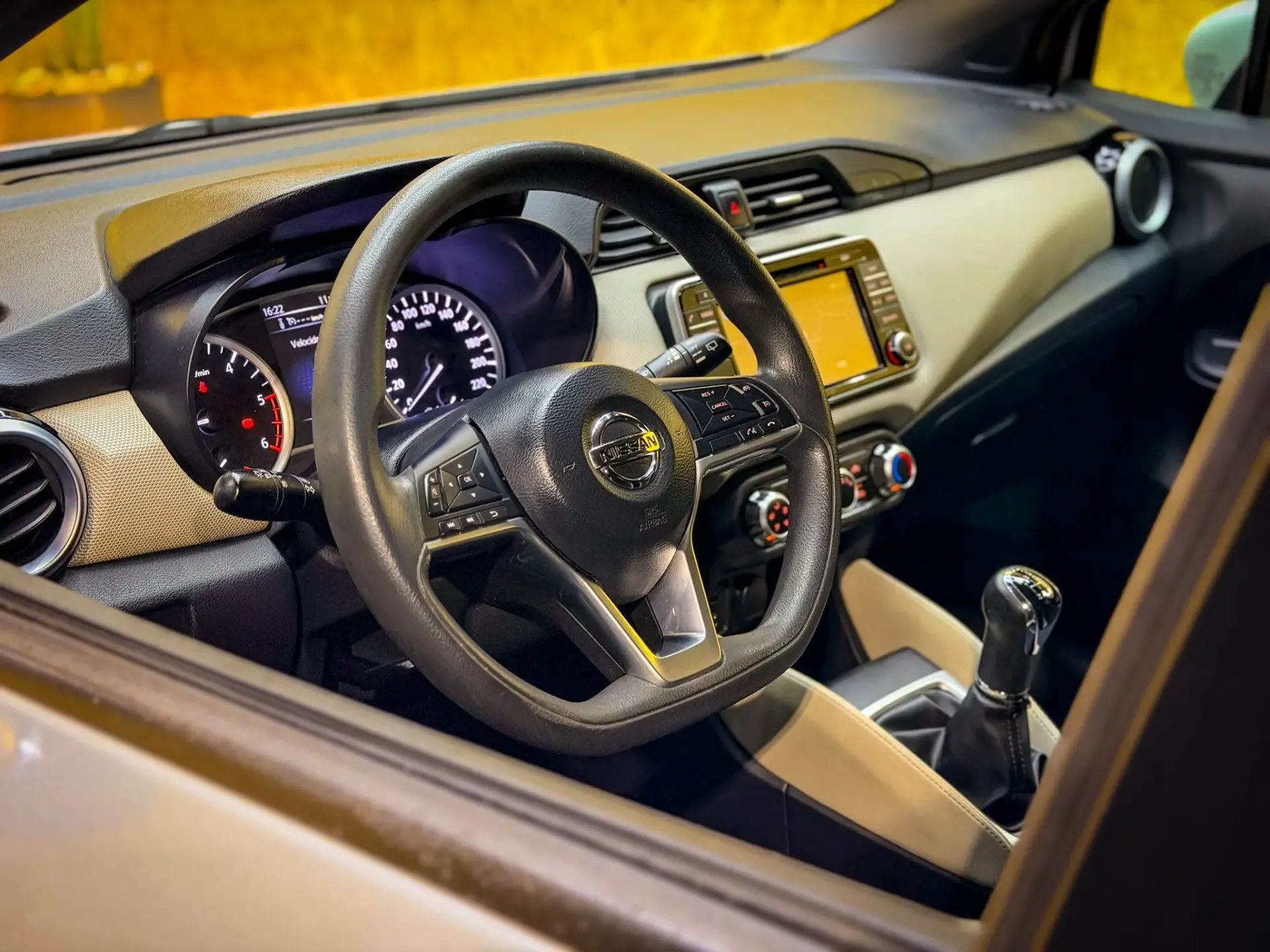 Nissan Micra 1.5 dCi N-Connecta Lifestyle S/S 39