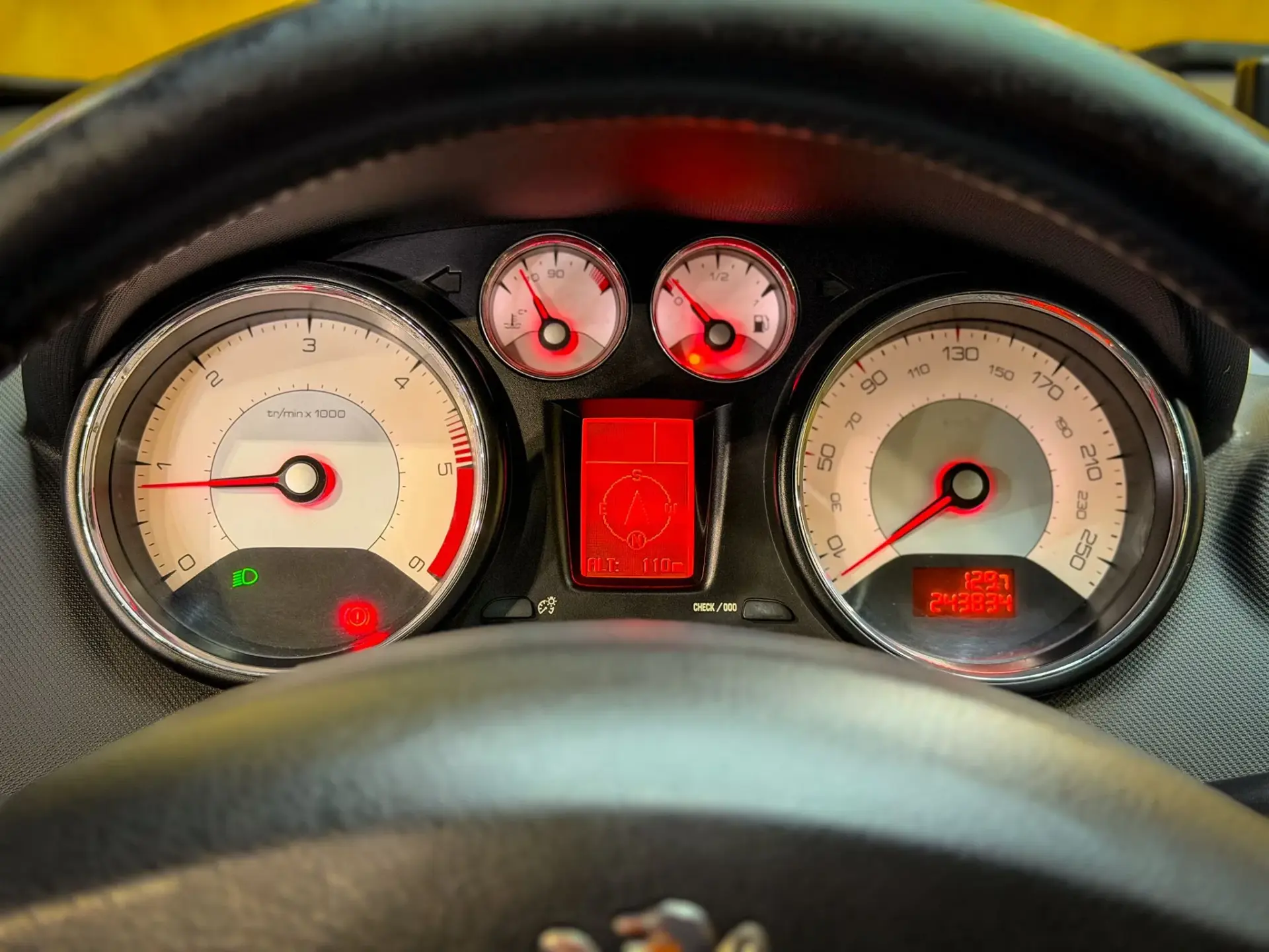 Peugeot 308 SW 1.6 HDi Executive CVM6 38