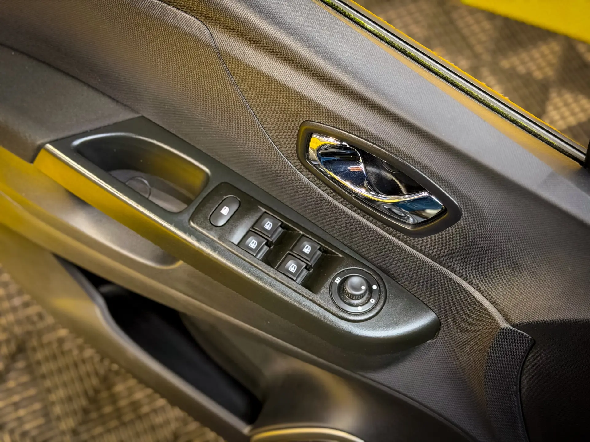 Renault Captur 1.0 TCe Intens 33