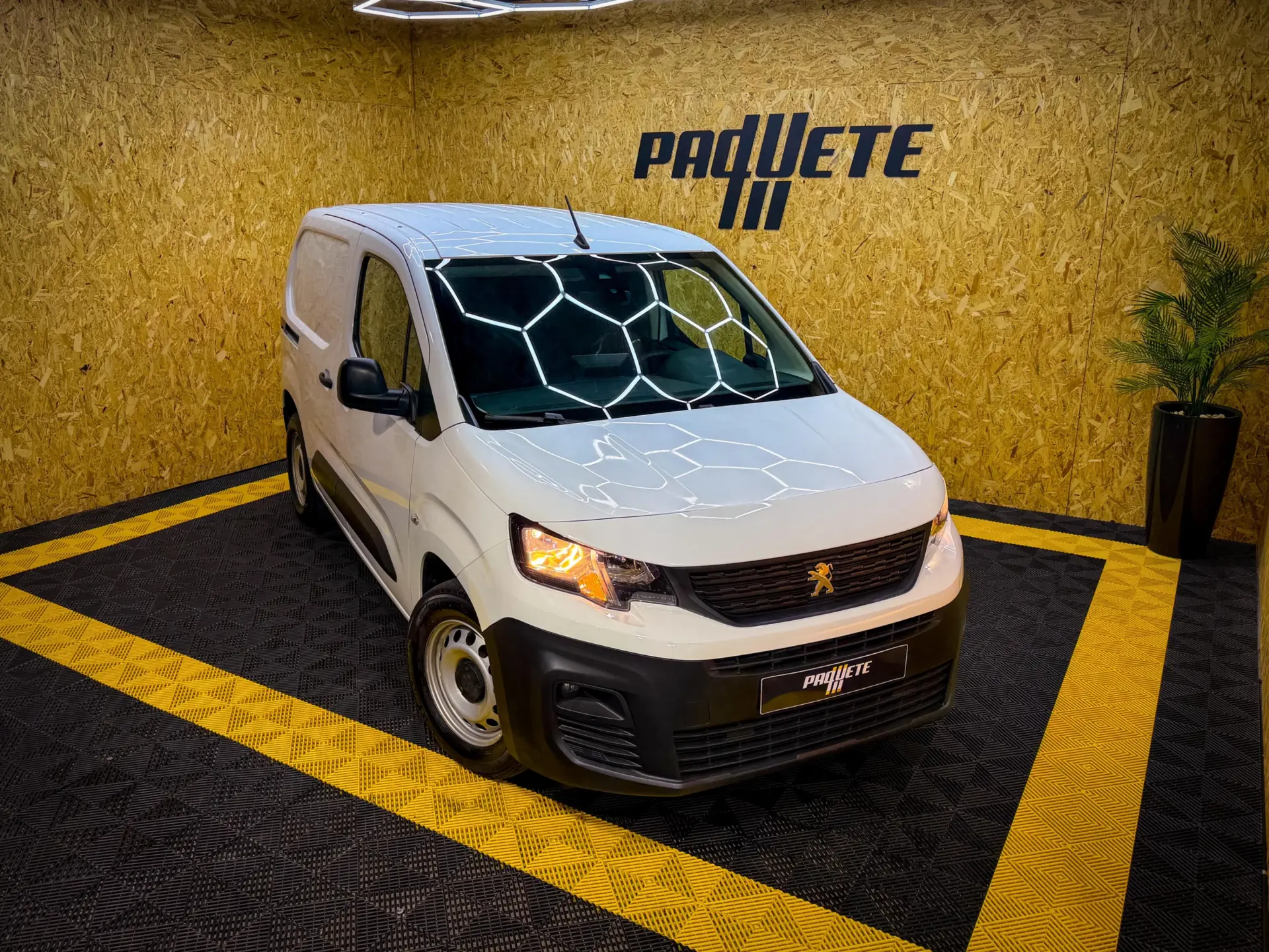 Peugeot Partner Partner Premium Standart 32