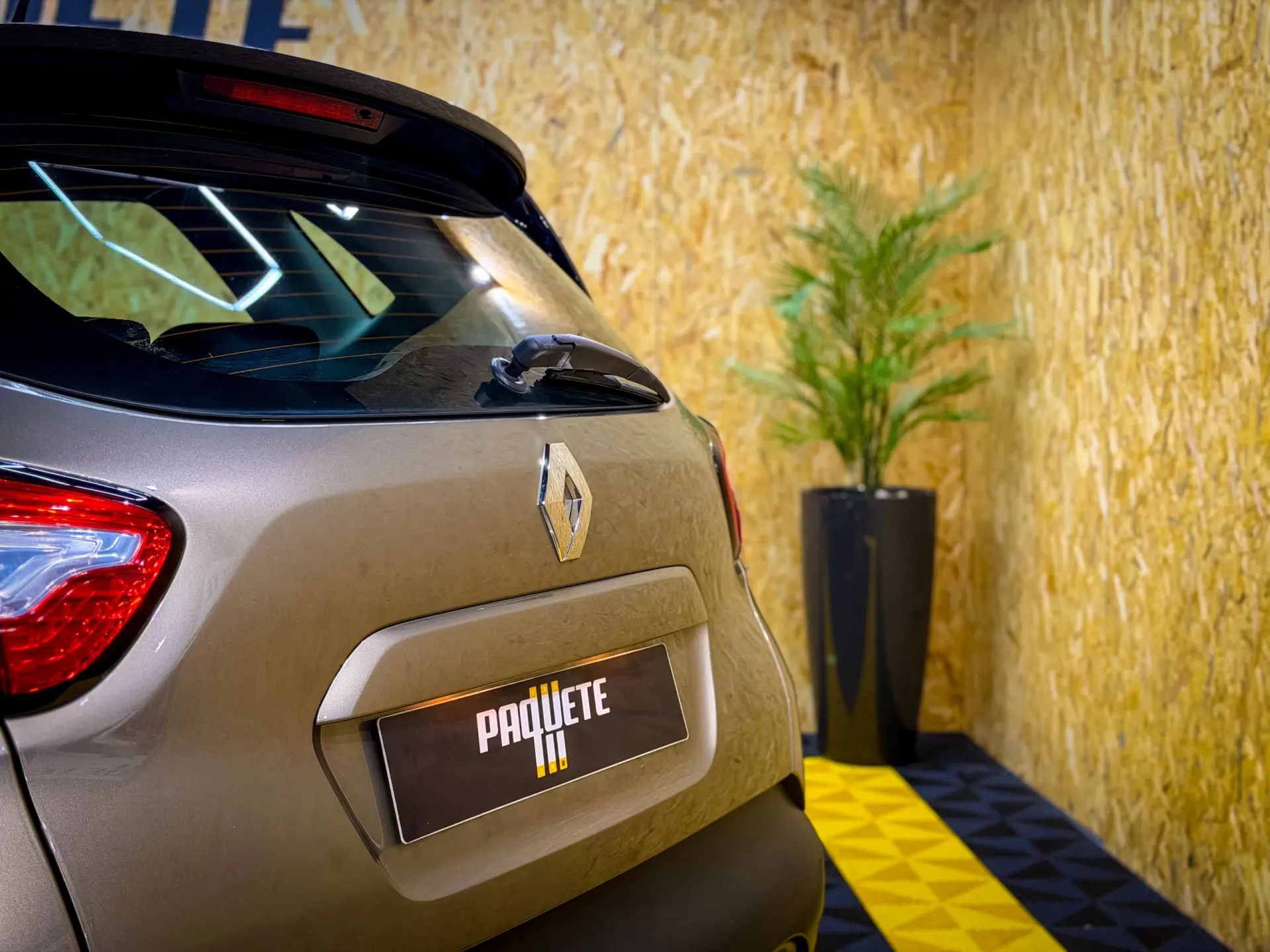 Renault Captur 1.0 TCe Intens 23